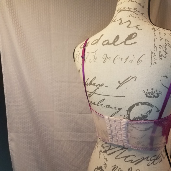 34c Victoria secret bra - Picture 5 of 8